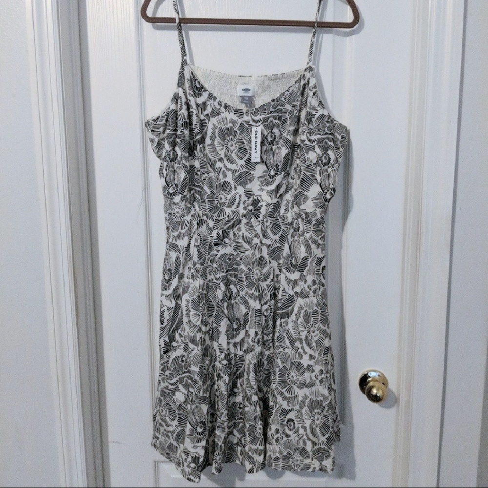 NWT Old Navy Black and White Fit and Flare Dress